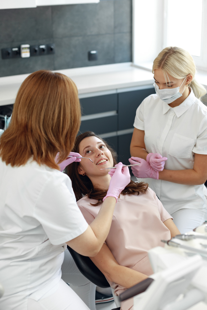 Фотография взята с сайта стоматологии Дмитрович Фэмили https://www.dmitrovich.ru/