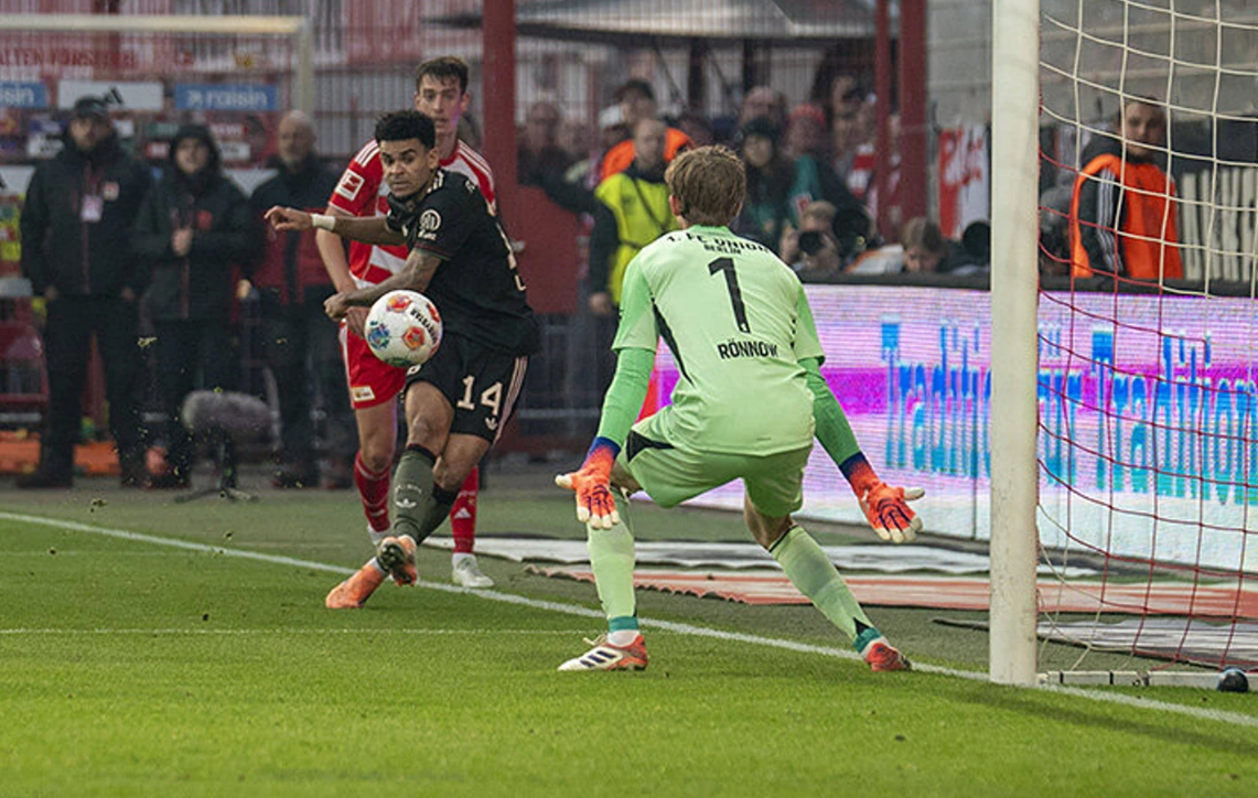 Шедевральный гол Луиса Диаса не помог "Баварии" увезти из Берлина три очка. Фото: соцсети