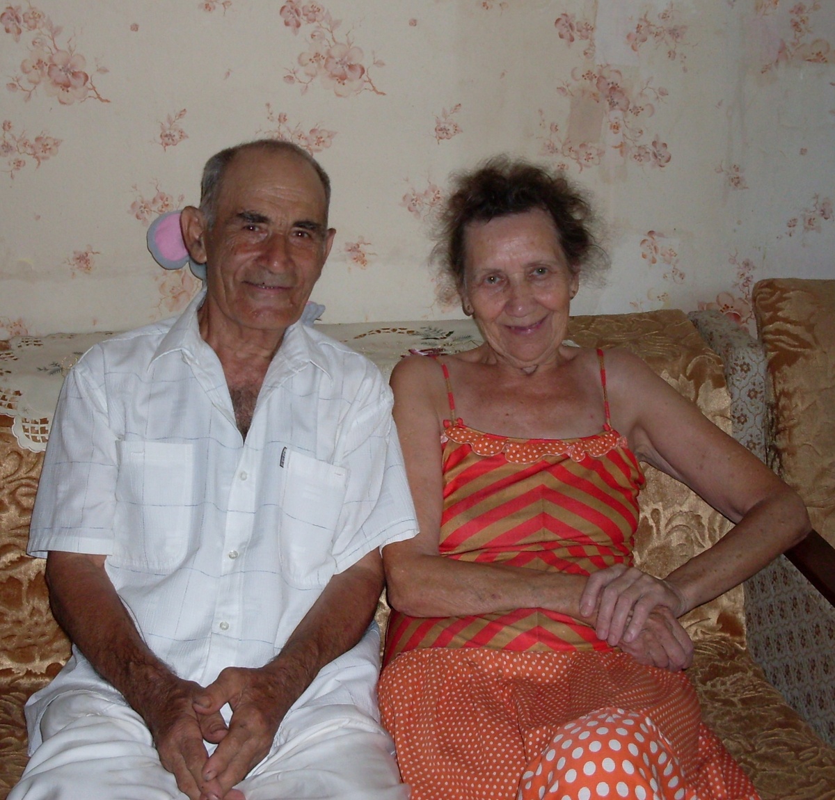 Дедушка с бабушкой❤️