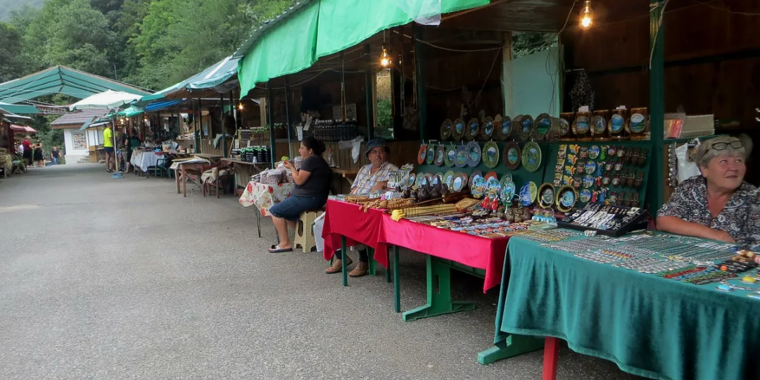 Еле убежали от такого гостеприимства: честный отзыв об отдыхе в Абхазии