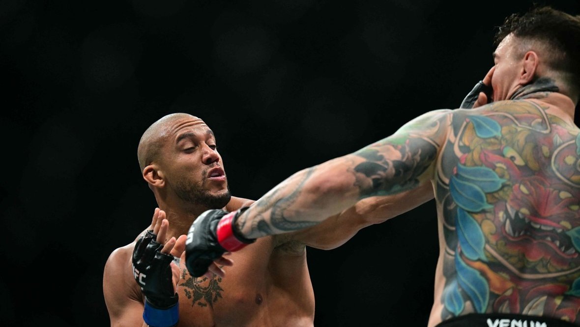    Сирил Ган в поединке с Томом Аспиналлом. AFP