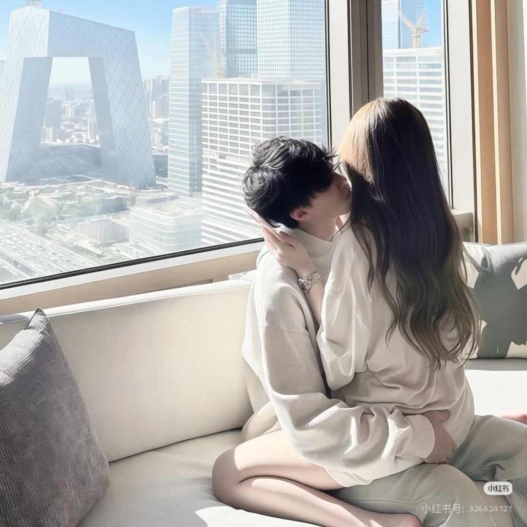 Влюбленная пара. Источник: kr.pinterest.com/egoist_69