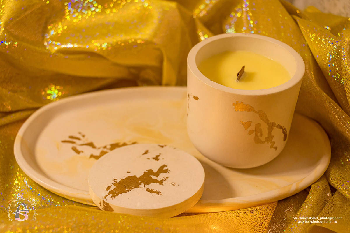 Свеча ручной работы с ароматом "Манго и кокосовое молочко" и гипсовый поднос 1 
Объём свечи 200 мл
Снято: 18 января 2024 года
Изготовлено: декабрь 2023 года
Автор: Анастасия Белякова