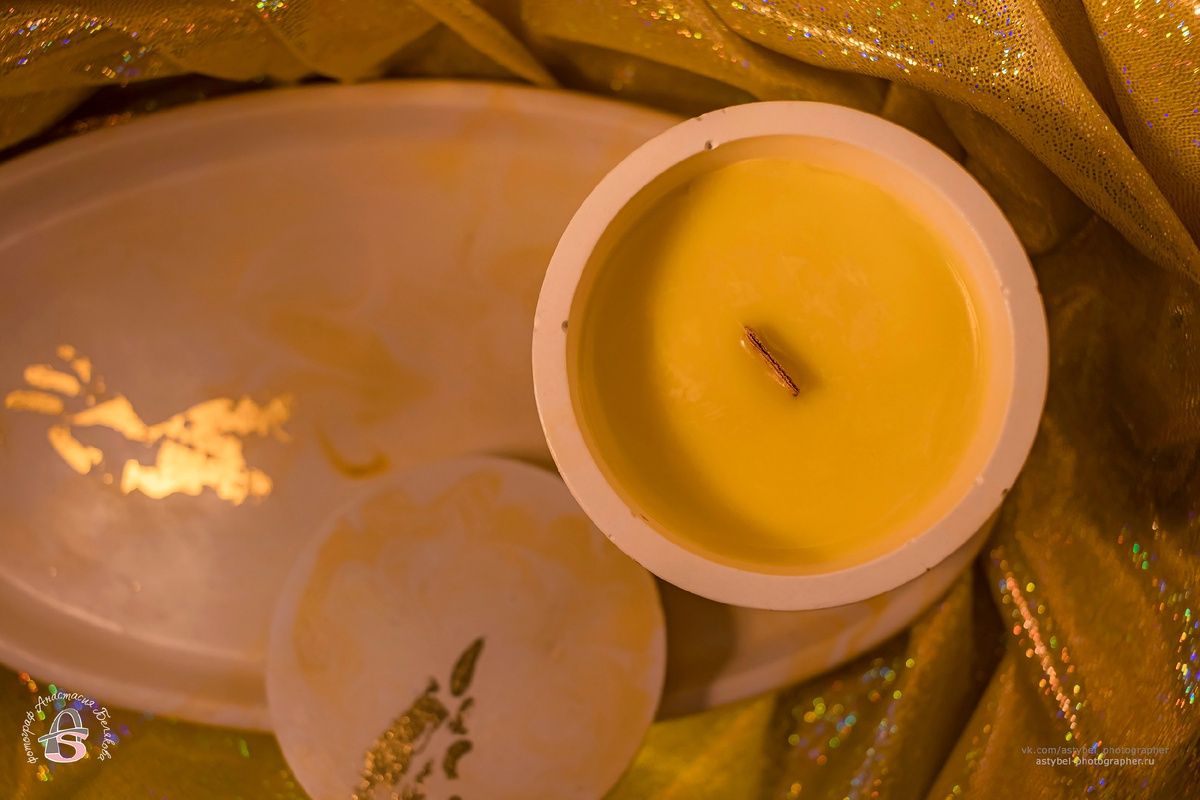 Свеча ручной работы с ароматом "Манго и кокосовое молочко" и гипсовый поднос 1 
Объём свечи 200 мл
Снято: 18 января 2024 года
Изготовлено: декабрь 2023 года
Автор: Анастасия Белякова