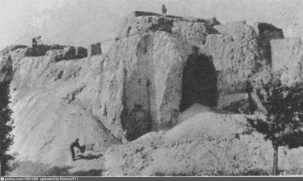 Первый трамвай на Ак-тепе появился отсюдова, скорее пошел, просто поселенцы нам ничего не написали, писать не умели.