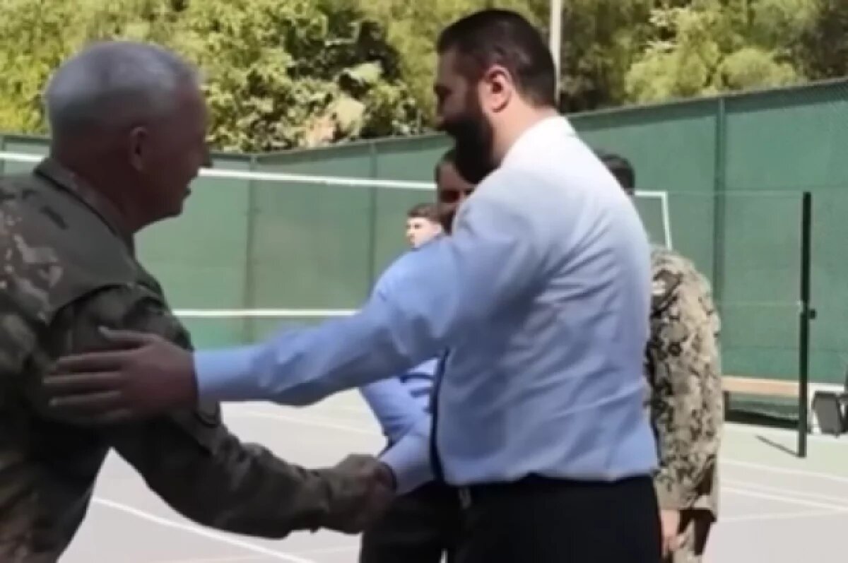    Лидер Сирии аш-Шараа сыграл в баскетбол с главой CENTCOM Купером