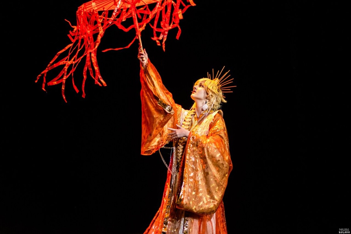 Костюм не обязателен — сюда приходят не только участники, но и зрители, которым интересно посмотреть, как герои из виртуального мира выходят на сцену. Фото: Полина Булах / сообщество CONstanta ВКонтакте