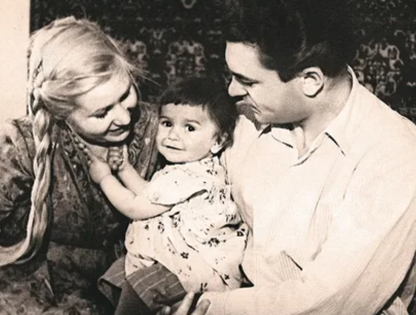 Наталья Бондарчук с родителями