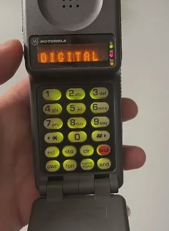 а тяжёлый был, зараза, в карман такой не больно-то положишь ))