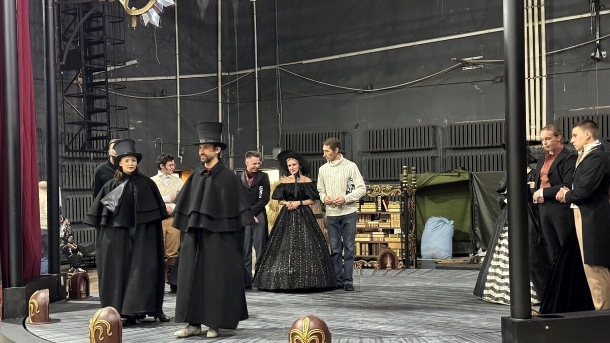     Источник: Оренбургский театр музыкальной комедии