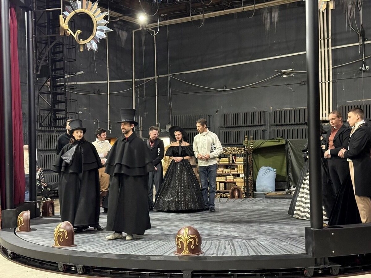     Источник: Оренбургский театр музыкальной комедии