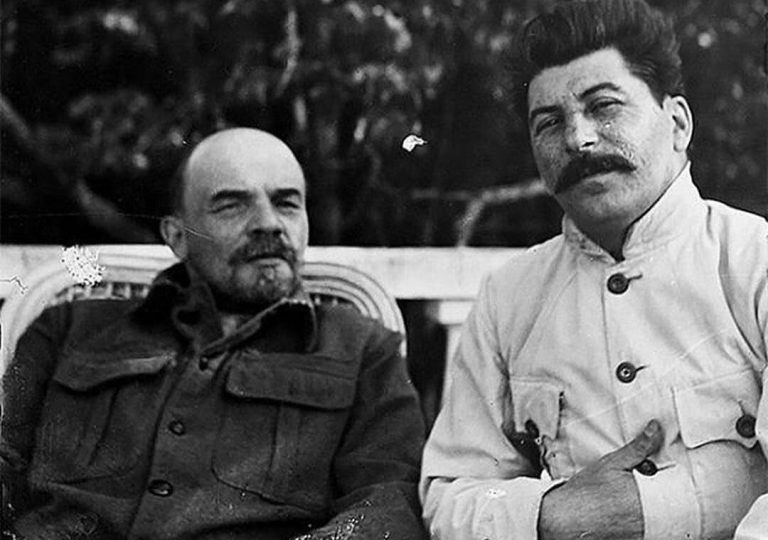 "Как писал Владимир Ленин, как пишет Иосиф Сталин...Учитесь жить и работать по их наставлениям!"