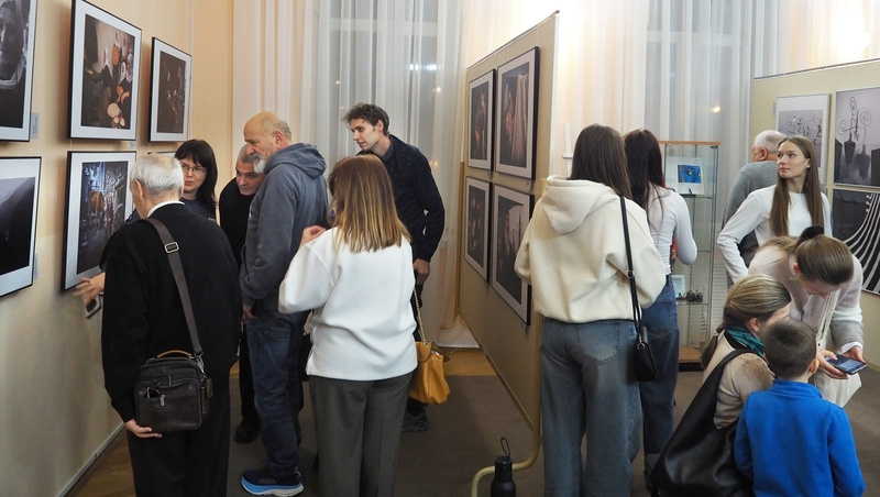    Посетители фотовыставки в Ставрополе Фото: Маргарита Воронова