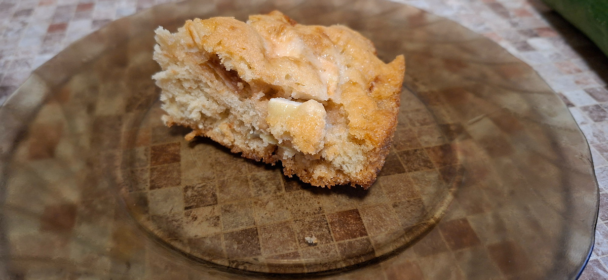 С утра был кофе с шарлоткой на завтрак