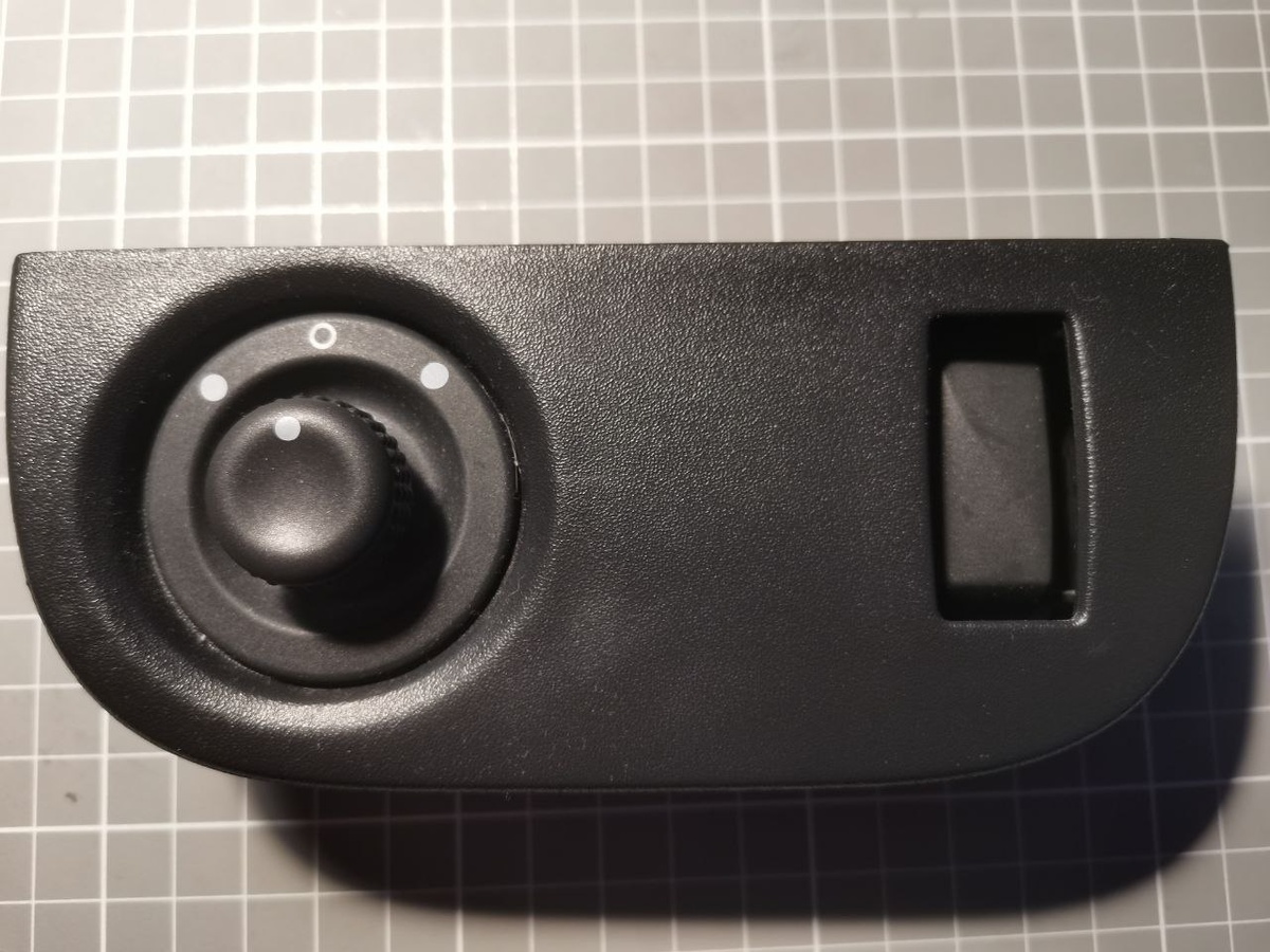 Неиспользуемые кнопки в салоне закрыты заглушками