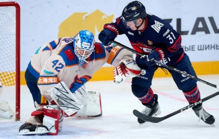 Фото из открытых источников (момент матча "Металлурга" и "Драконов")