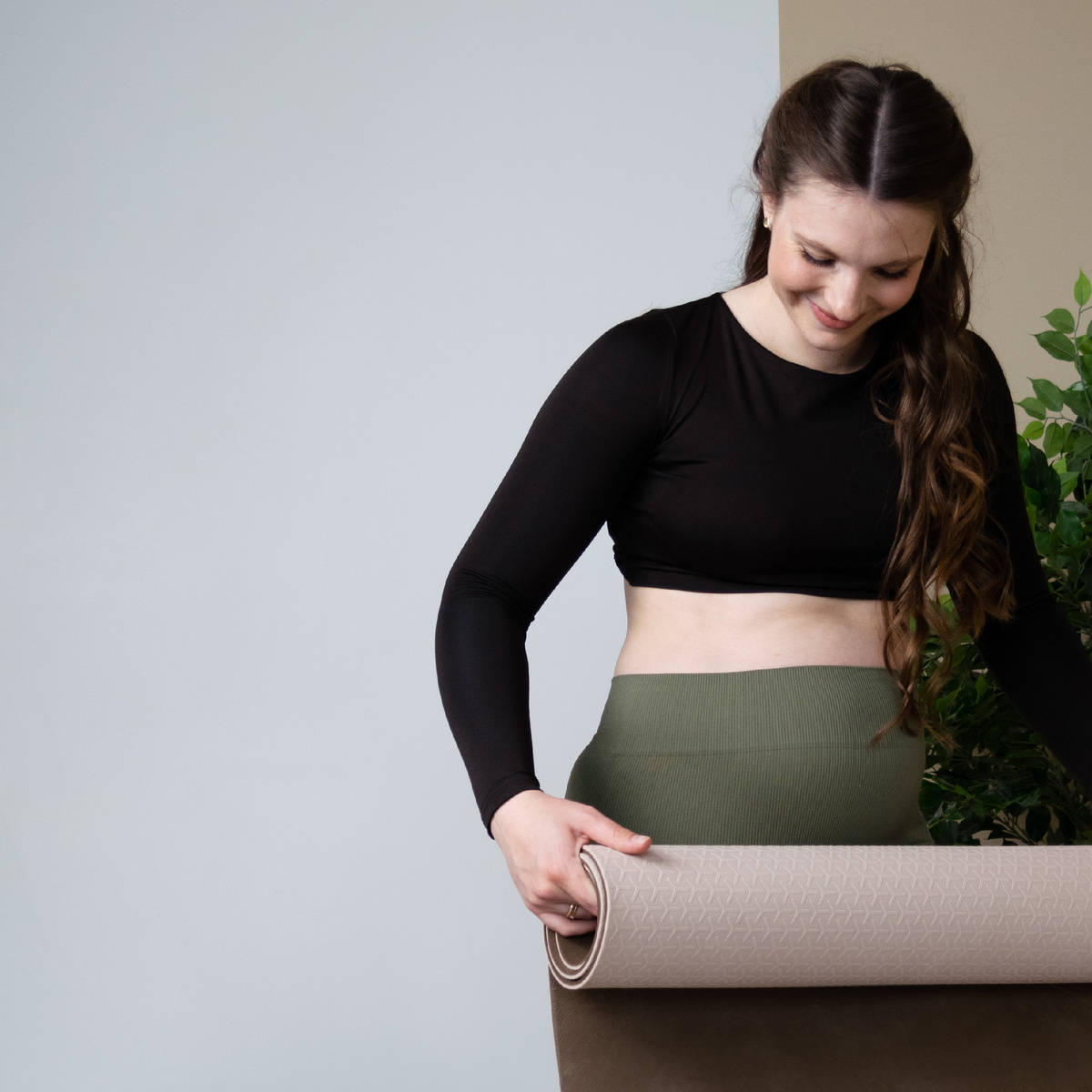 Погодаева Ольга - специалист по движению, персональный тренер, специалист по восстановлению после родов, интегративный нутрициолог, основатель студии умного фитнеса и массажа.