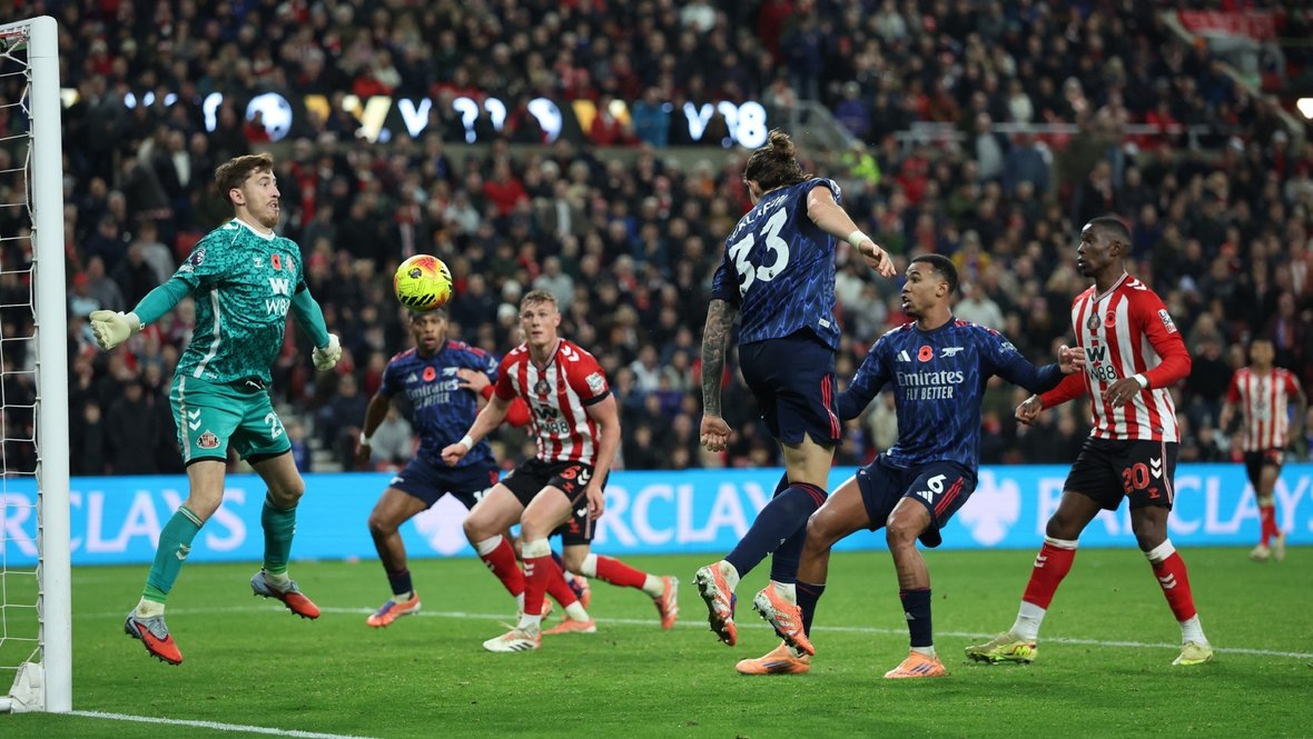    «Сандерленд» и «Арсенал» сыграли вничью (2:2) в матче АПЛ 8 ноября. Reuters