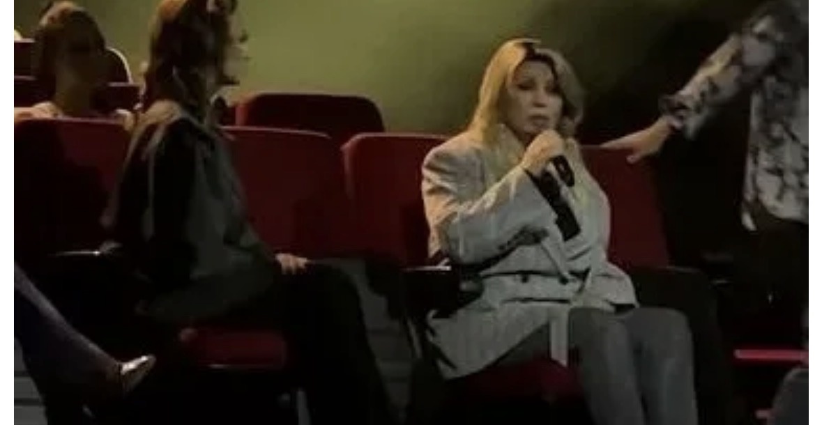 Ая (Светлана Назаренко) на сцене XXX ежегодной национальной премии в области популярной музыки «Золотой Граммофон»