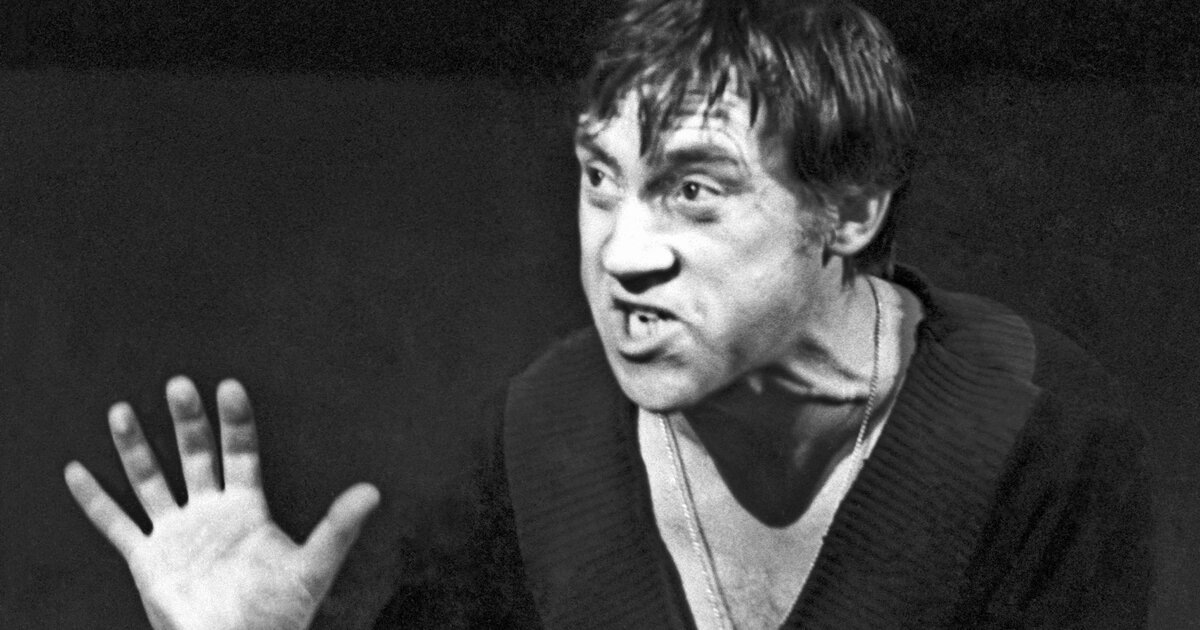 Высоцкий в роли Гамлета.