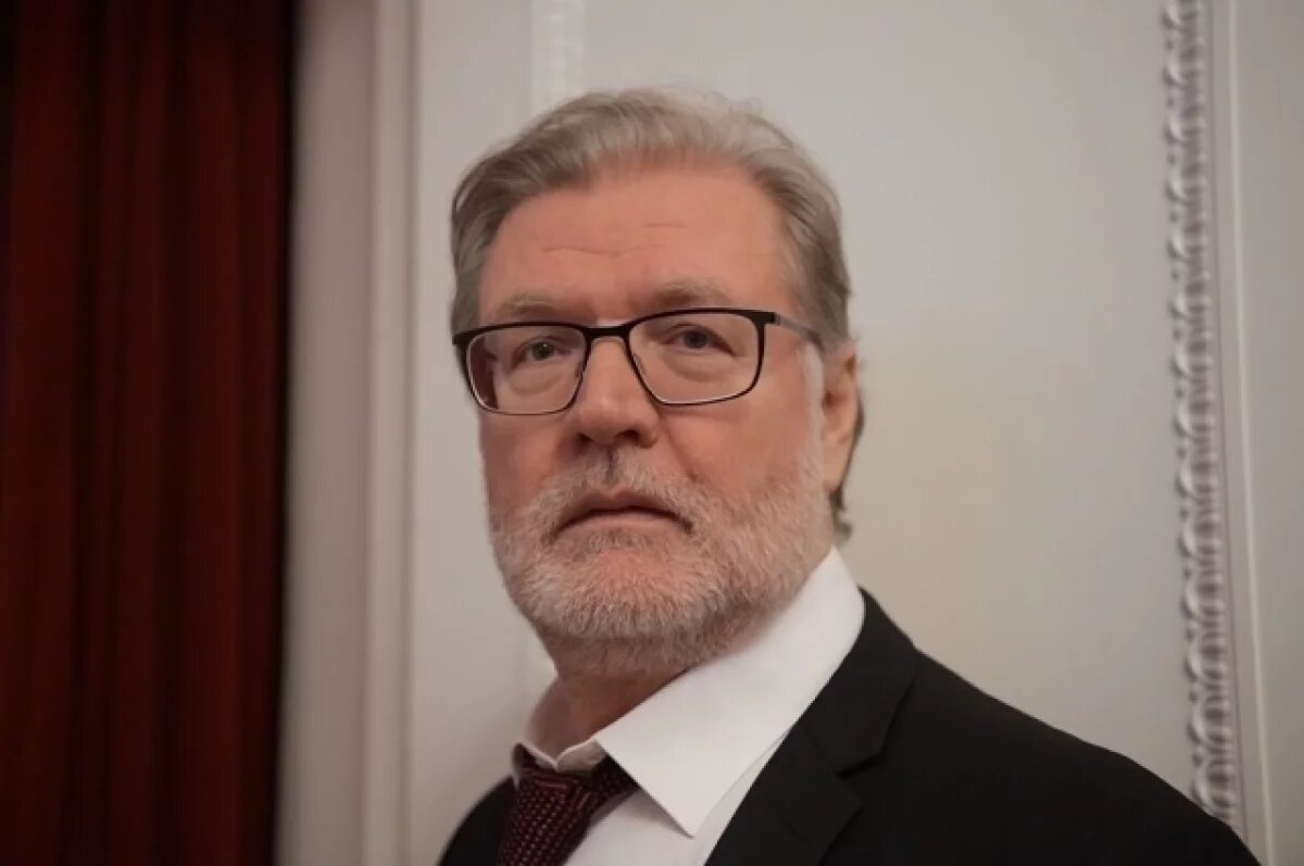    Владимир Симонов.