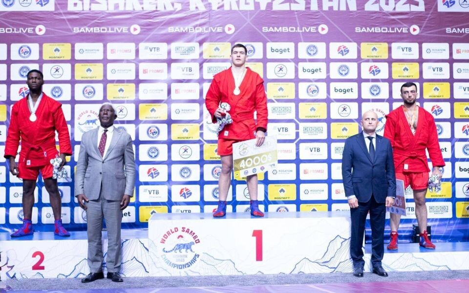    Артем Тадин стал чемпионом мира. Источник: sambo.ru