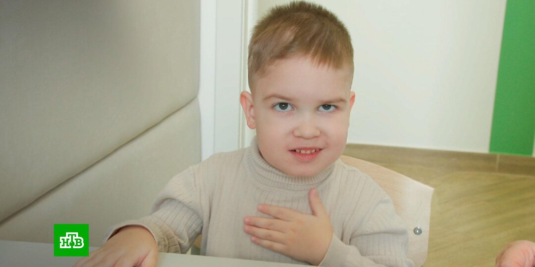 Пятилетнему Матвею нужен курс реабилитации после множества операций