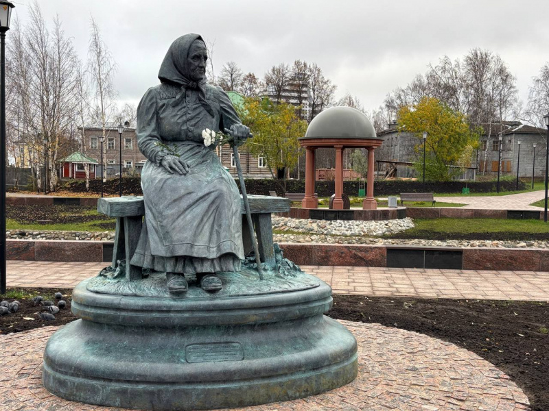    Что не так с памятником плакальщице Федосовой в ПетрозаводскеАлександр Гнетнев / Фактор