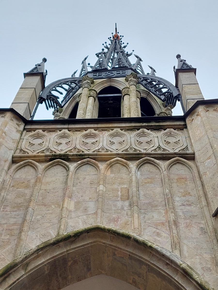 Церковь Петра и Павла в Парголово. Фото автора. →