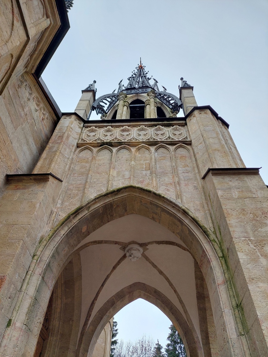 Церковь Петра и Павла в Парголово. Фото автора. →