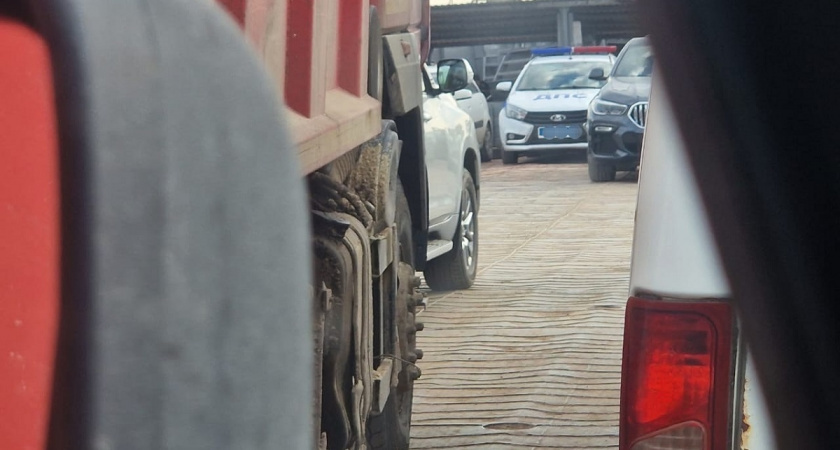    Думал, обязан показывать телефон инспектору: оказалось, это грубейшее нарушение моих прав -теперь знаю, как правильно отвечать