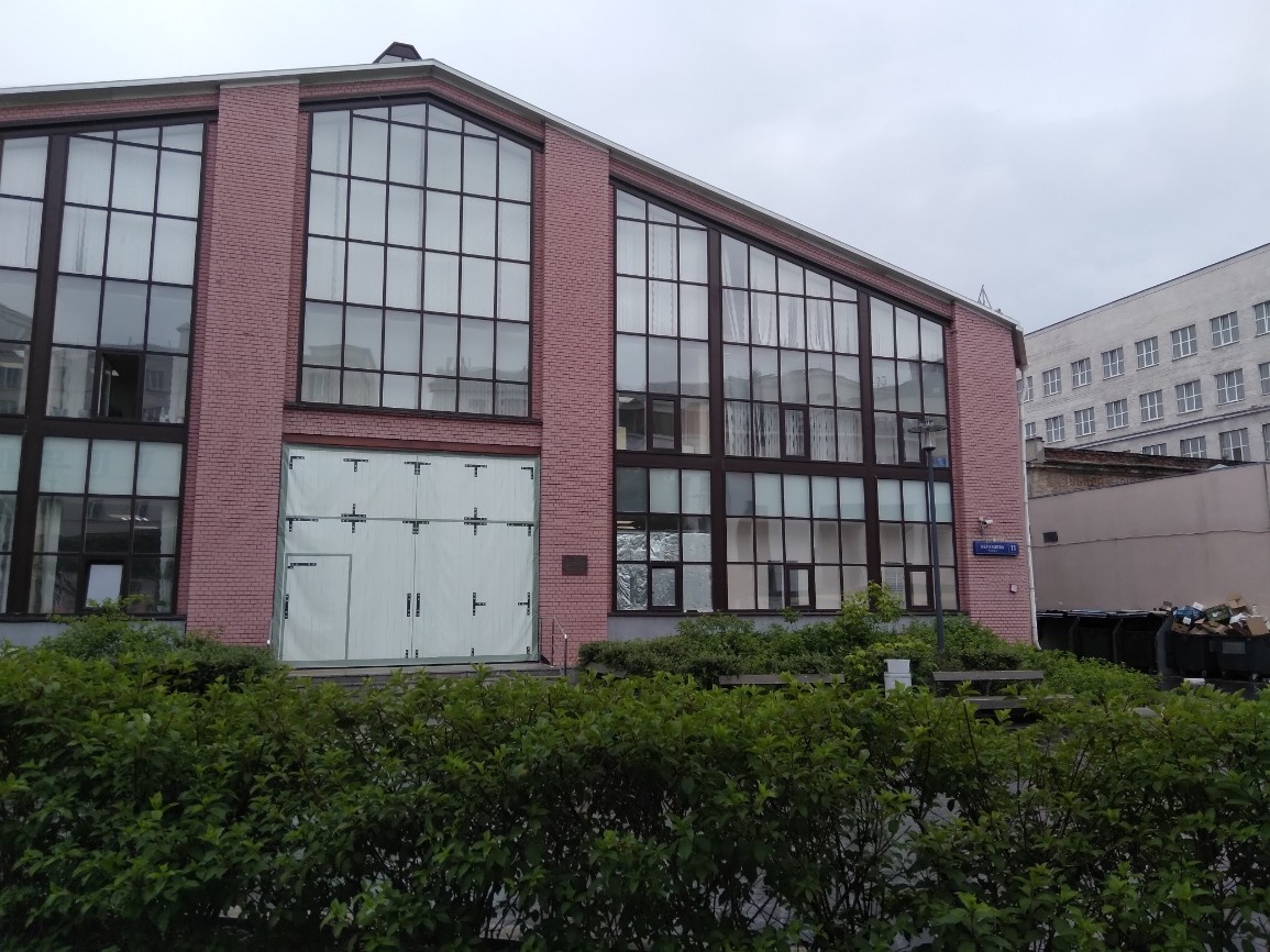 Музей разместился в архитектурном ансамбле Бахметьевского гаража