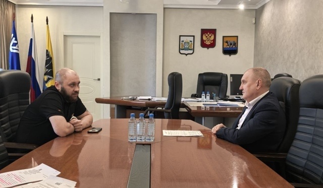    Мэр Нефтеюганска провел встречу с участником проекта «Герои Югры»