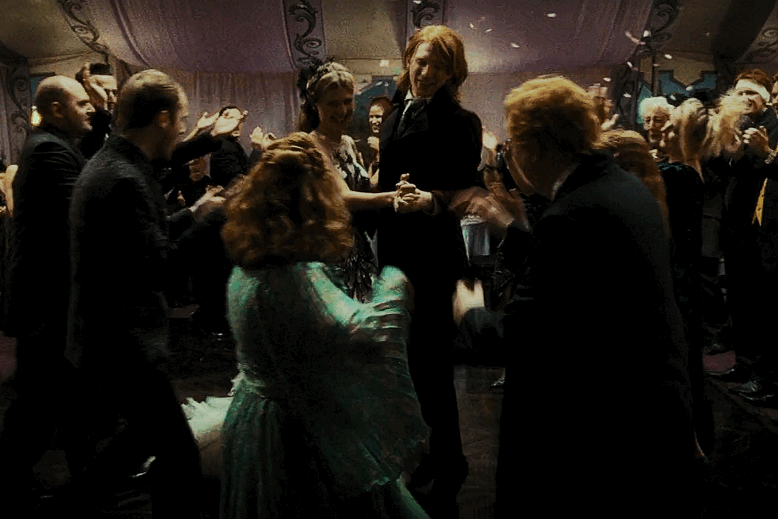 Музычка, под которую они танцевали, определённо кельтская)) ирландская хороводная?