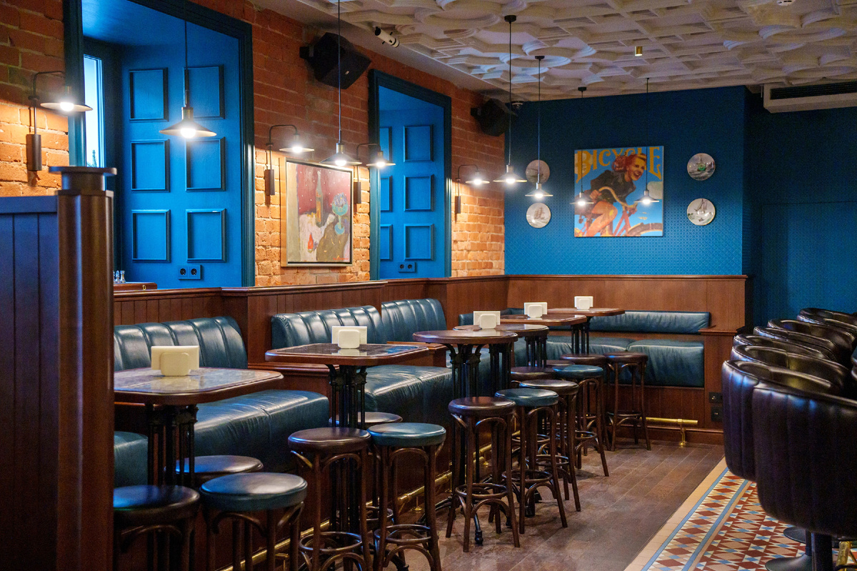 Барный зал ресторана Busby