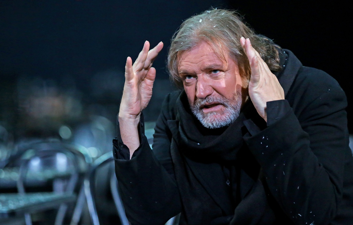    Владимир Симонов  Артем Геодакян/ТАСС