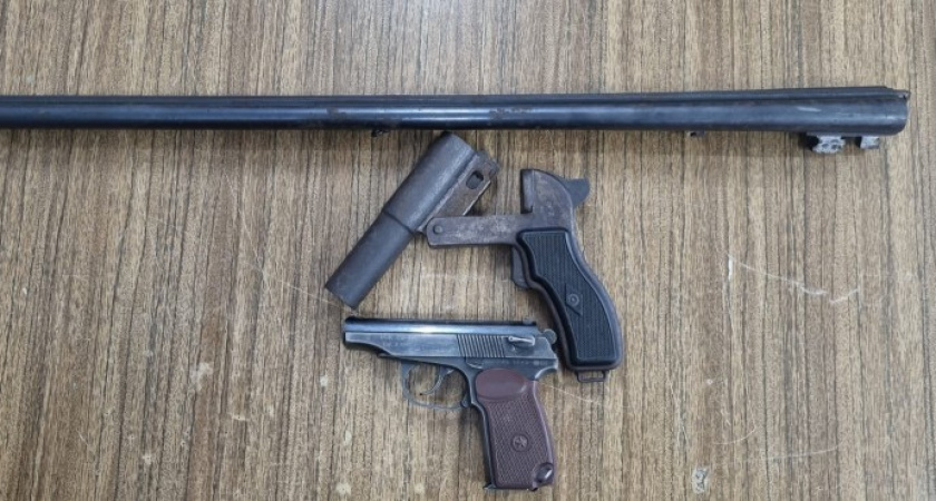    Житель Коми передал правоохранителям оружие, обнаруженное в тундре