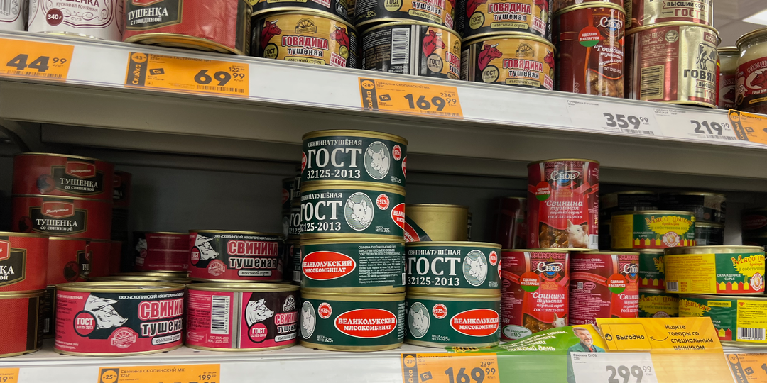 В каких консервах можно получить ботулизм вместе с едой – список и правила предосторожности