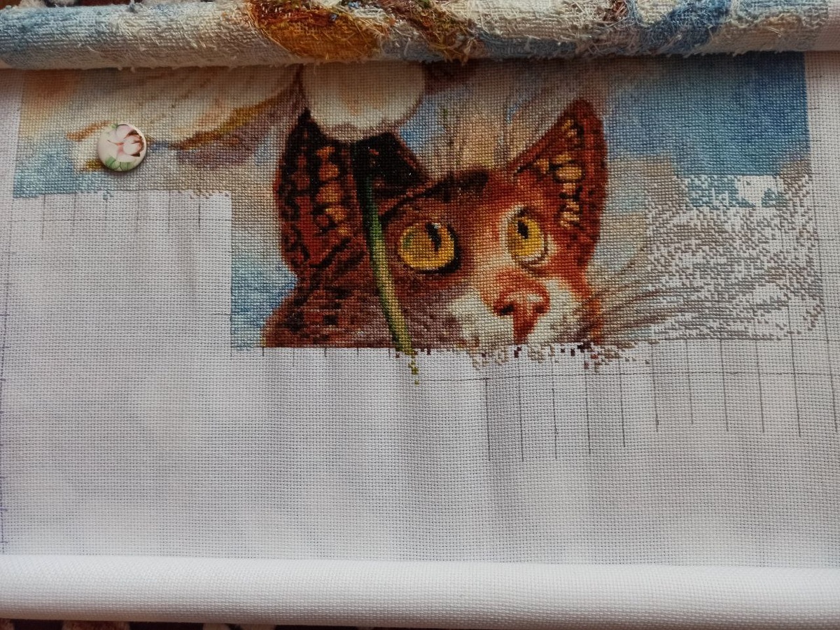 Это результат 12 часов, проведенных с вышивкой.