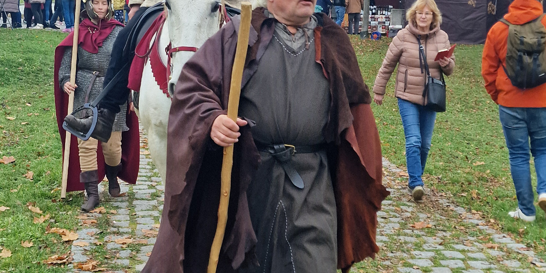 Как мы вчера на день святого Мартина ходили: 3 вилки и один гусь