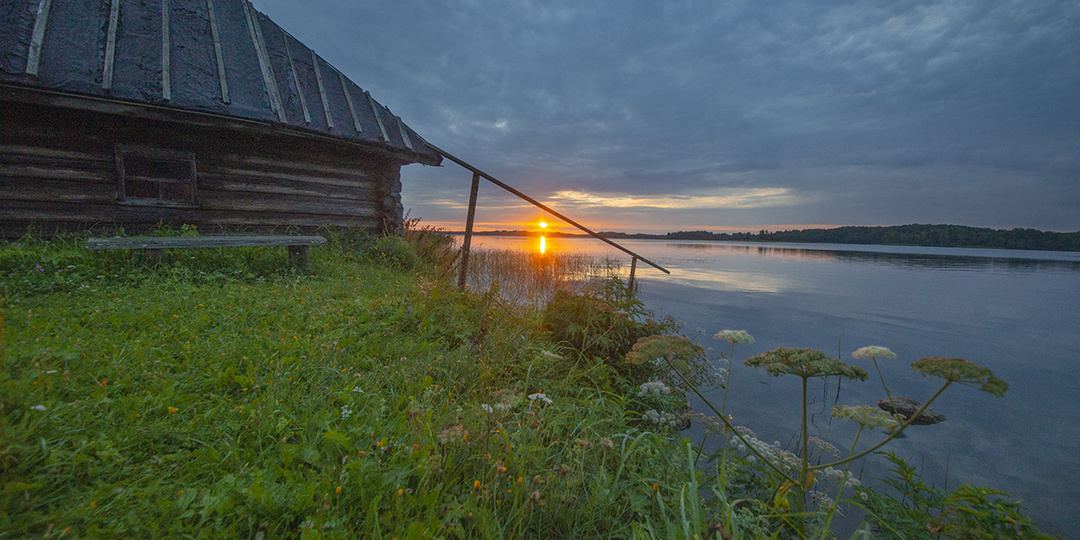 Рассвет на озере Вельё