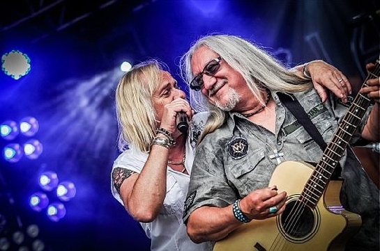 Берни Шоу и Мик Бокс на сцене