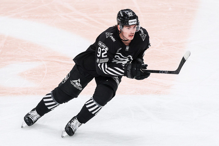 Пьеррик Дюбе в одном из матчей "Трактора"