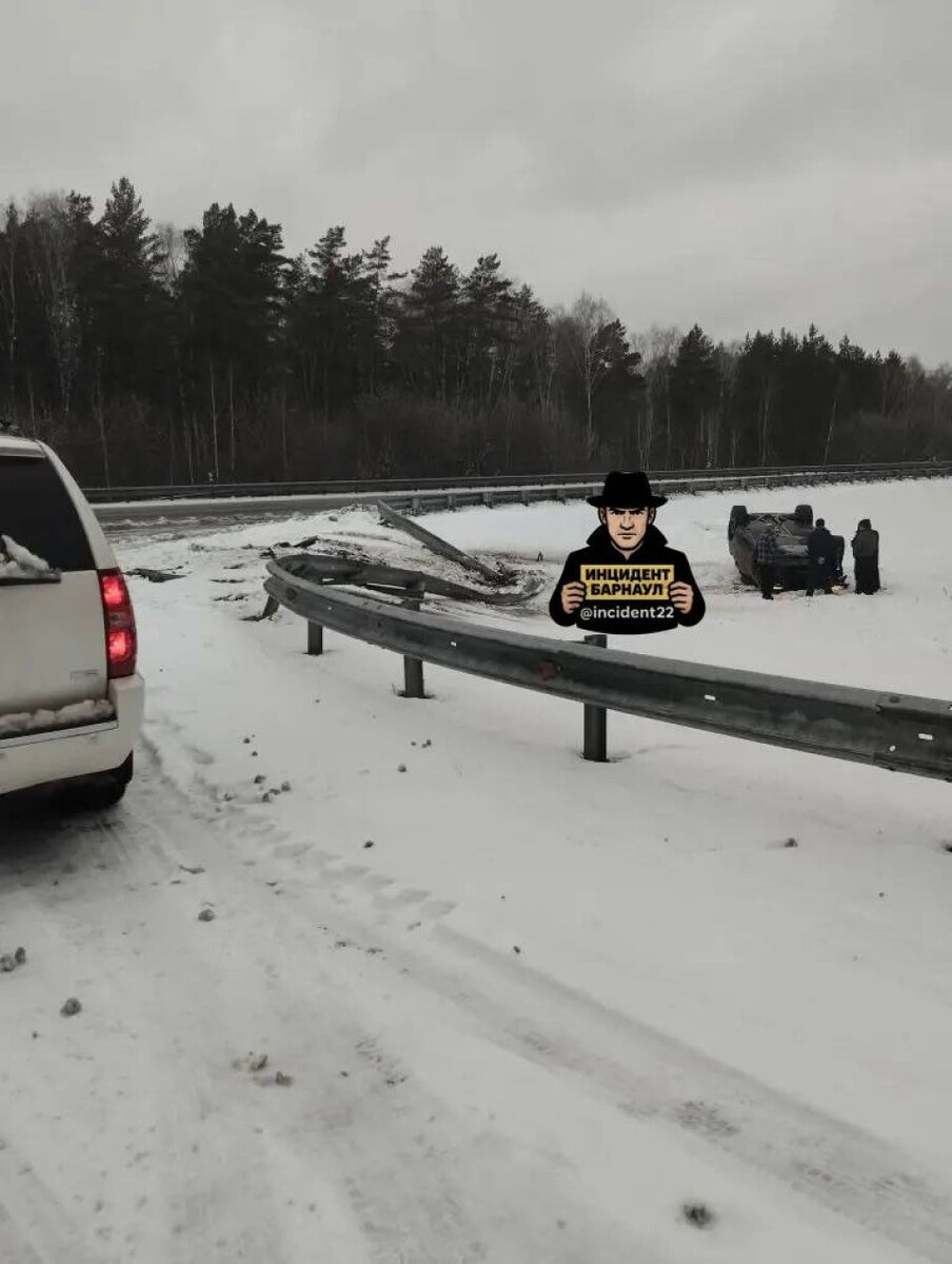    ДТП на Чуйском тракте. Источник: t.me/incident22