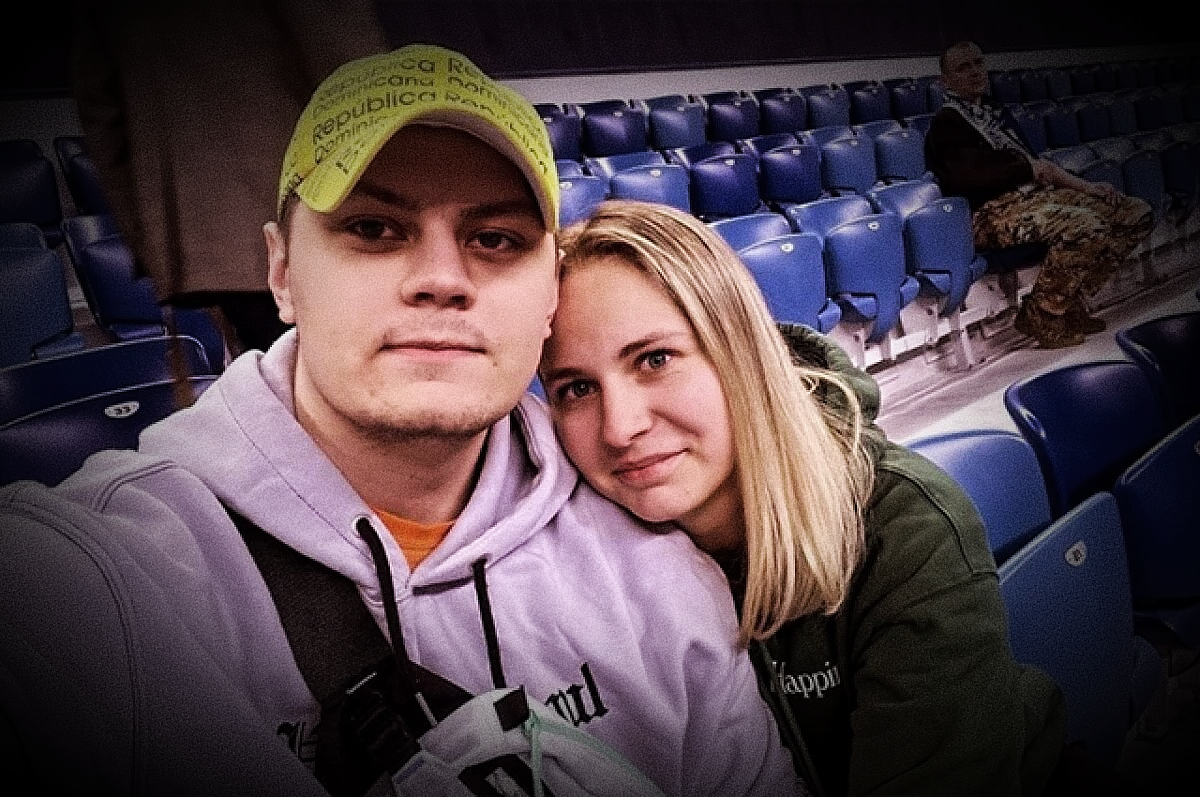 Кирилл Ковалев с девушкой