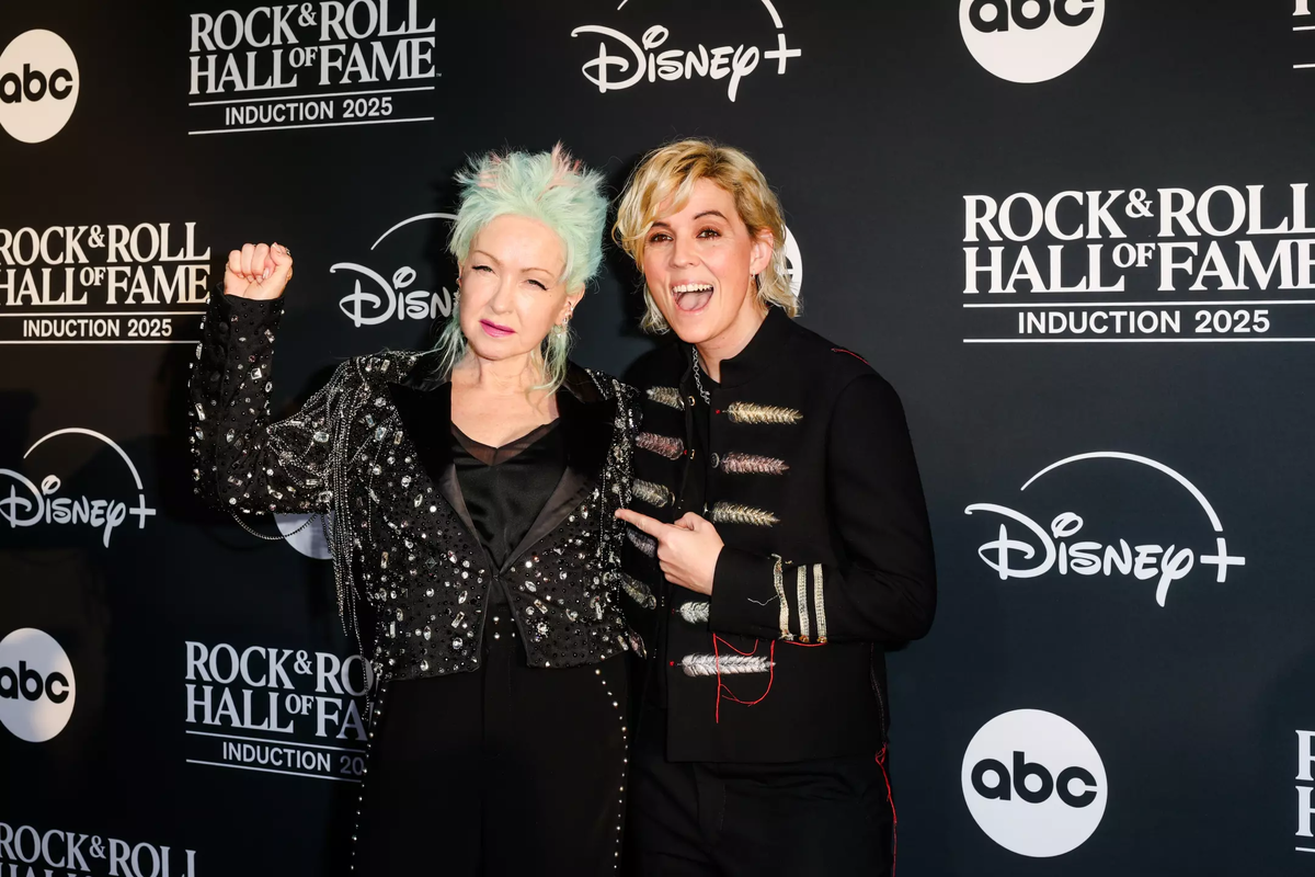 Фото: Синди Лопер и Бранди Карлайл. (Eric Thayer / Los Angeles Times)