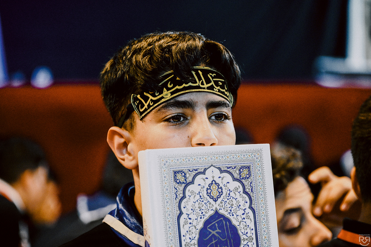 Мальчик, изучающий Коран. {Ирак. Фото: М. Рябинин}