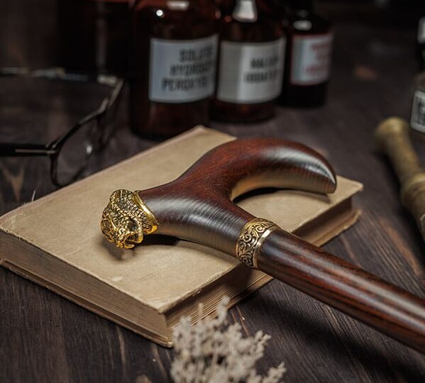 Подарочная трость с животным: символ уважения и заботы