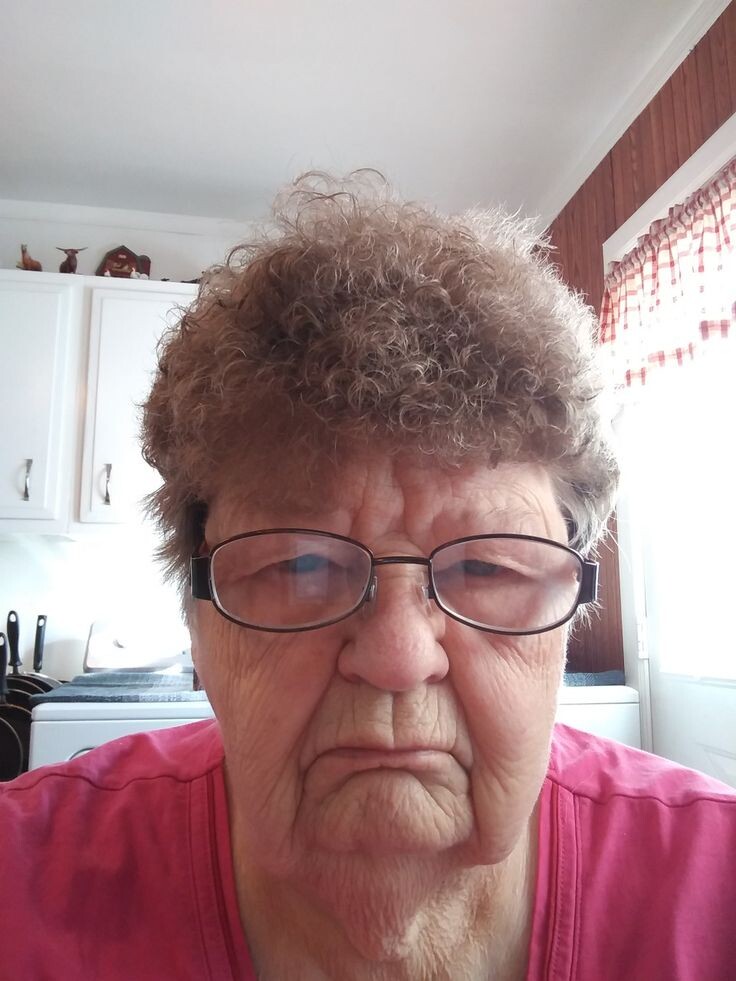 Свекровь велела: убирайся из МОЕГО дома. Я показала документы — квартира оказалась моей