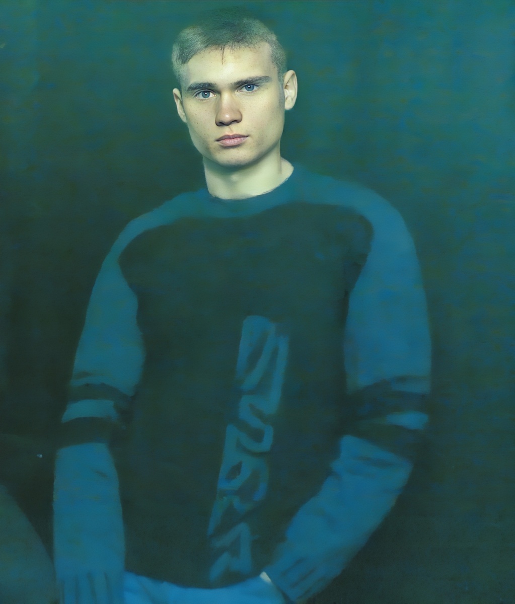 Я, когда мне было 20+. Сейчас то я пожухлый мужик 39 лет. 